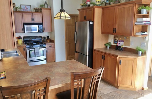 Sagle House | Larchwood Lodge with Lake View, Salt WaterHot Tub and Hiking Trails on 20 acres