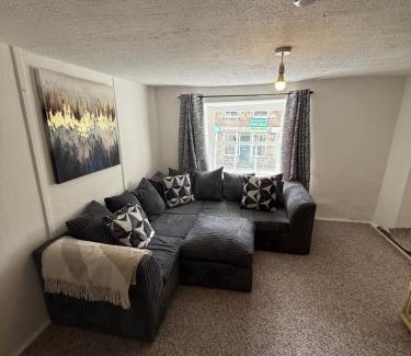 Camelford Apartment | Large 1 Bed flat