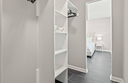 Murray Hill House | Large 1 bedroom house with full kitchen