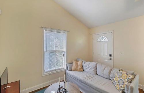 Springfield Apartment | Large 1 BR carriage house in historic SPR