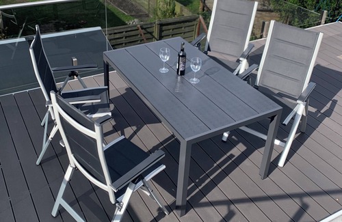 Cuxhaven Apartment | Large (100sqm) modern apartment with roof terrace