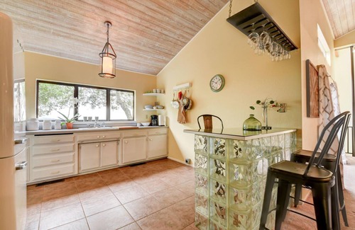 Montecito Heights House | Large 1br With Loft & Amazing Views 1 Bedroom Cottage by Redawning