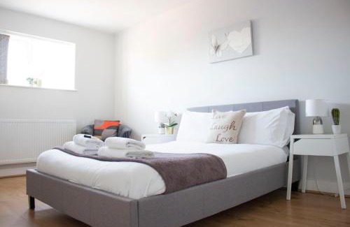 Loughborough Apartment | Large 1st Floor Open Plan Apartment