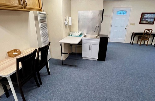 Frazier Park Apartment | Large 2 bedroom 1 bath temporary housing, can sleep up to 6 people. Quiet place