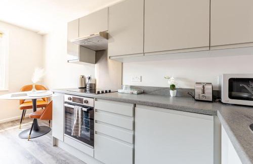 Chinatown Apartment | Large 2-Bedroom Apartment, Liverpool City Centre - Sleeps up to 10