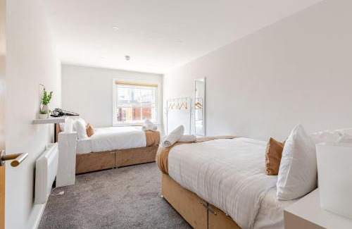 Chinatown Apartment | Large 2-Bedroom Apartment, Liverpool City Centre - Sleeps up to 10