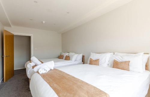 Chinatown Apartment | Large 2-Bedroom Apartment, Liverpool City Centre - Sleeps up to 10