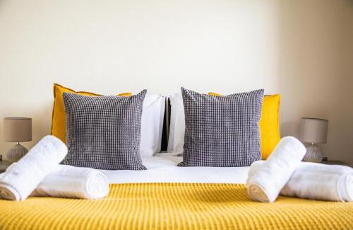 Ashford House | Large 2 Bedroom Central Apartment in Ashford