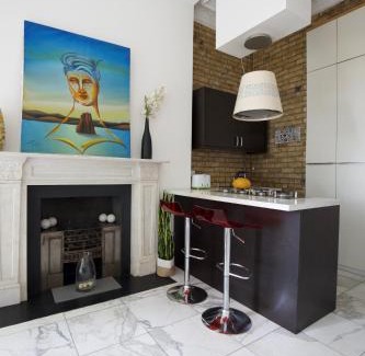 Clapham Apartment | Large 2 Beds Flat Overlooking Clapham Common Park
