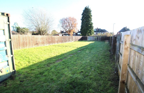 Seisdon House | Large 3 Bed Bungalow - Beautiful Refurb - Garden