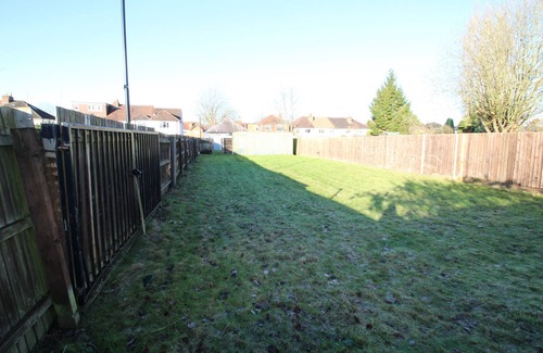Seisdon House | Large 3 Bed Bungalow - Beautiful Refurb - Garden
