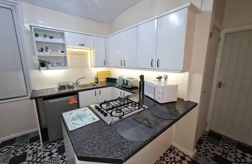 Wallsend Apartment | Large 3 Bed Flat, Free Parking