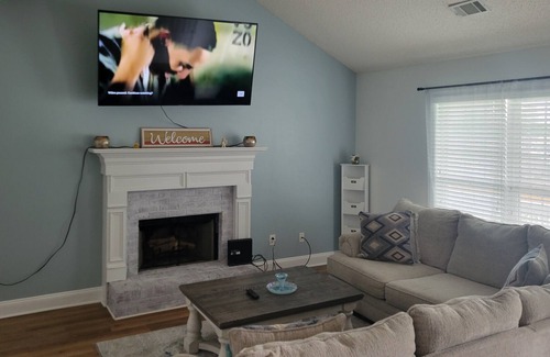 Bethlehem House | LARGE 3 BEDROOM 2 BATHS BEAUTIFUL PEACEFUL HOME
