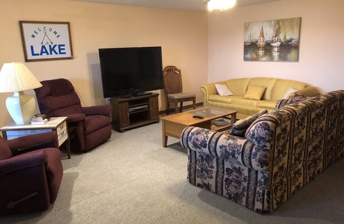 Mountain Home Condo | Large 3 Bedroom 2 bath with a big lake view