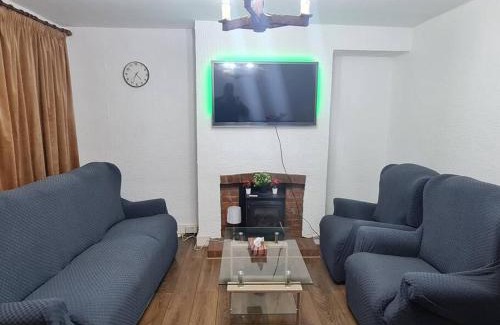Cradley House | Large 3 Bedroom House