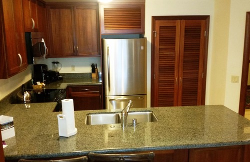 Kaanapali Villa | Large 3 Bedroom Ocean Front Villa on 7th floor, Lahaina Tower