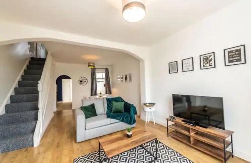 Liverpool Apartment | Large 3 bedroom sleeps-7/Gartson/Liverpool