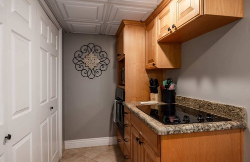 North Salt Lake Apartment | Large 3 Queen Suite Near SLC & Airport