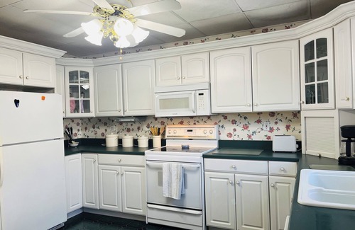 Berlin Apartment | Large 3BR/2BA, Best NH Skiing/SkiDoo, Main St, Berlin, Huge Dining Area, 68" TV