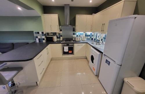 Hammersmith and Fulham Apartment | Large 4 Bedroom House In Central London