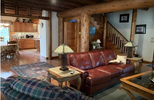 Minocqua House | Large 5 bed/5.5 bath house surrounded by water on beautiful Lake Minocqua!