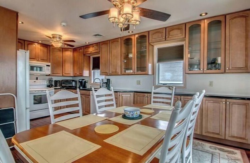Cape May Court House House | Large 5 bedroom Bayfront home with 180 degree unobscured views of the back bay