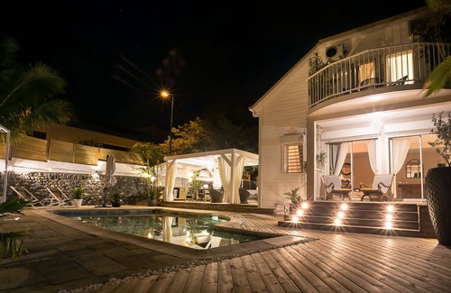 Carosse Villa | Large 5 * Villa with heated pool and swimming pool in winter in St Gilles