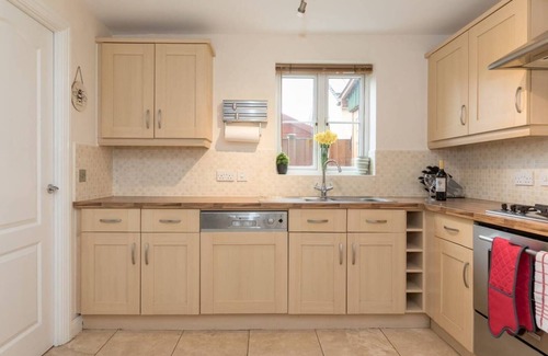 Bedford House | Large 5BR Home in Bedford Ideal for big Groups
