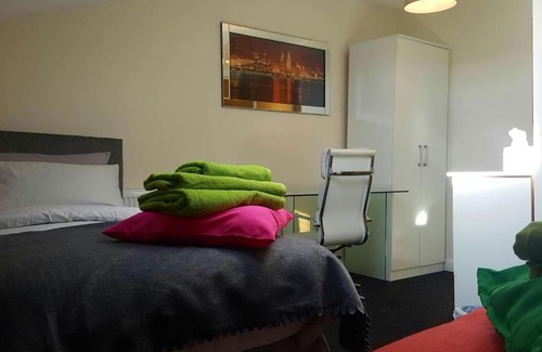 Liverpool Apartment | Large 6 bedroom duplex - perfect for large family
