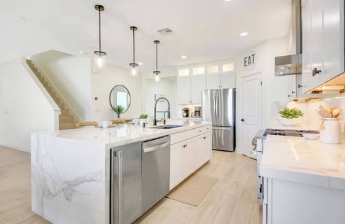 Coachella House | Large 7Bdrm-GameRm-Putting Green-Bocce-Pool/Spa