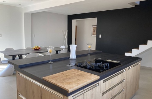 Arles Villa | Large air-conditioned villa with heated pool and enclosed garden 5min from Arles