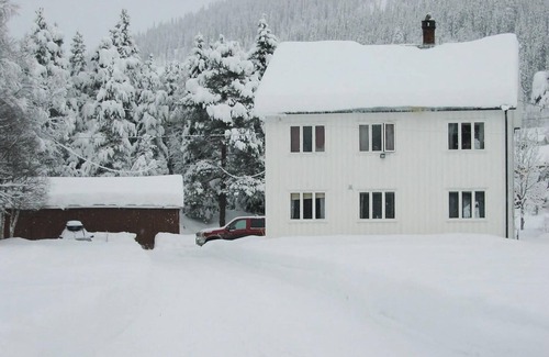 Ofte House | Large and beautiful house on child-friendly and beautiful property.