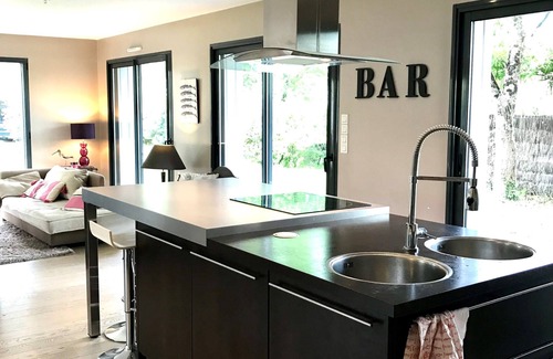 Mesquer House | Large and bright modern house 200 m from the beach