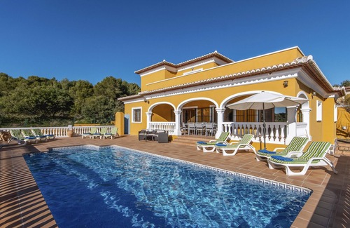 Urbanizacion La Mandarina Villa | Large and comfortable villa with private pool in Javea, Costa Blanca, Spain for 10 persons
