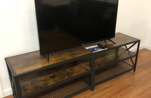 Elizabeth Apartment | Large and private apartment can sleep up to 8 people comfortably with direct NYC Manhattan train only 5 minute walk away