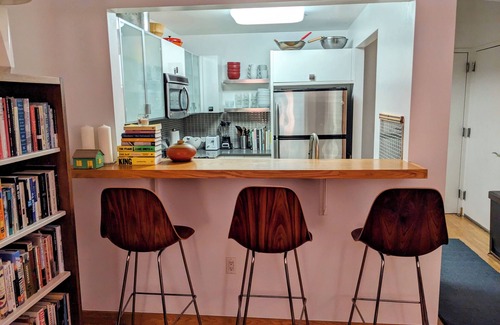 Bushwick Apartment | Large and stylish 1BR apartment with gym and roof deck