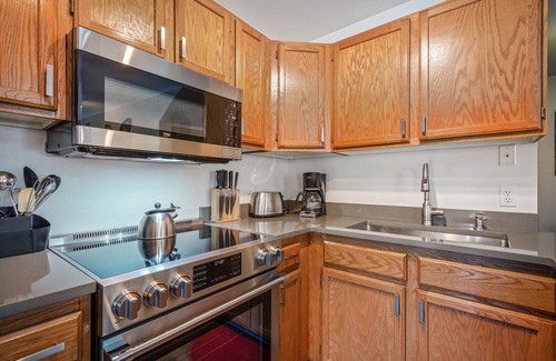 Sandpoint Ski Chalet | Large and well appointed. Four bedroom, four bathroom, Steps to lift!