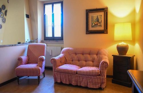 Granarola House | Large apartment in a stone farmhouse