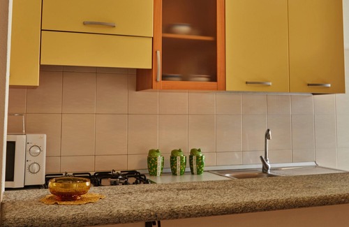 Badolato Marina Apartment | Large apartment in Casa Maja, 3 bedrooms, 2 bathrooms, living room entrance