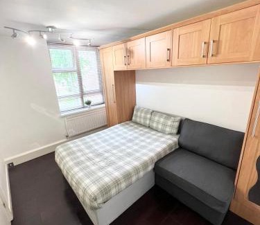 Latchmere Apartment | Large apt close to central LDN