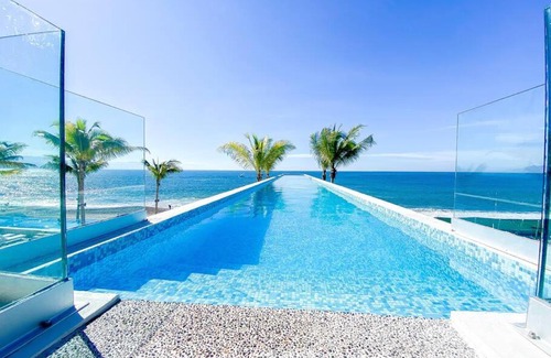 Las Glorias Apartment | Large Beach Front 2bed/2bath Condo: Save $50+/nt!