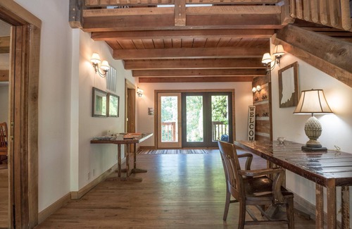 Gnaw Bone Cabin | Large, beautiful Cabin near Story Indiana