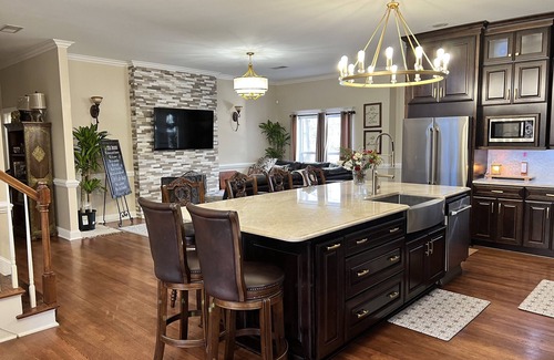 Southaven House | Large, beautiful family retreat - country setting, 15 minutes from Graceland!