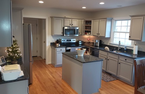 Lynchburg House | Large Beautiful quality home in a quiet subdivision.