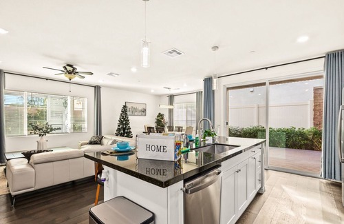Chino House | Large bedroom/quiet communit/