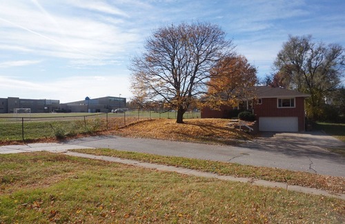 West Des Moines House | Large Brick Ranch Home with a 3 BR Option to Rent on Quiet, Private, Deadend St.