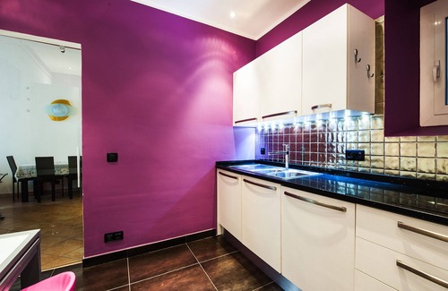 Alpes-Maritimes Apartment | LARGE BRIGHT 2-ROOM APARTMENT 50 M FROM THE BEACH IN THE TOWN CENTER