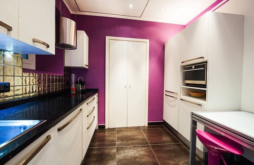 Alpes-Maritimes Apartment | LARGE BRIGHT 2-ROOM APARTMENT 50 M FROM THE BEACH IN THE TOWN CENTER