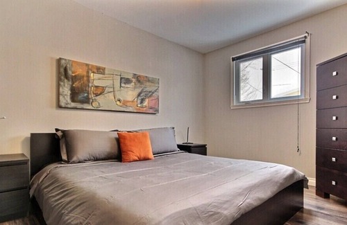 Loretteville Apartment | Large bright accommodation close to old Quebec