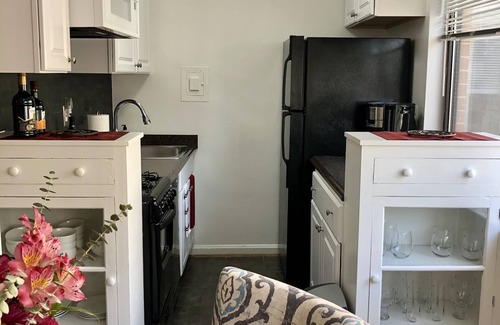 West End Apartment | Large, Bright and Quiet Top Floor Studio Apartment